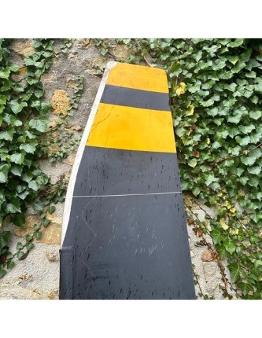 Extrémité jaune et noire de la pale d'hélice
